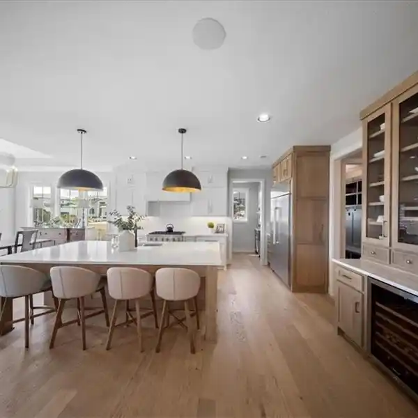 A HAVEN OF COMFORT AND ELEGANCE