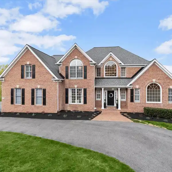 INCREDIBLE BRICK COLONIAL