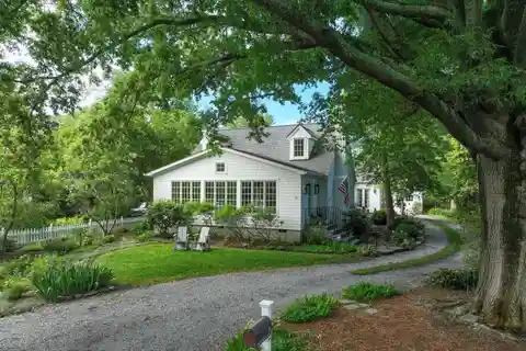 Well-Maintained Home Full of Special Features