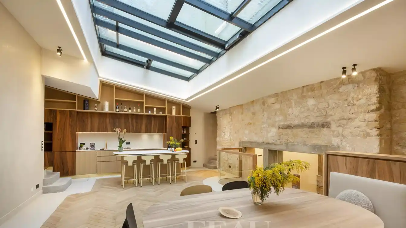 Completely Renovated Townhouse in a Calm Setting
