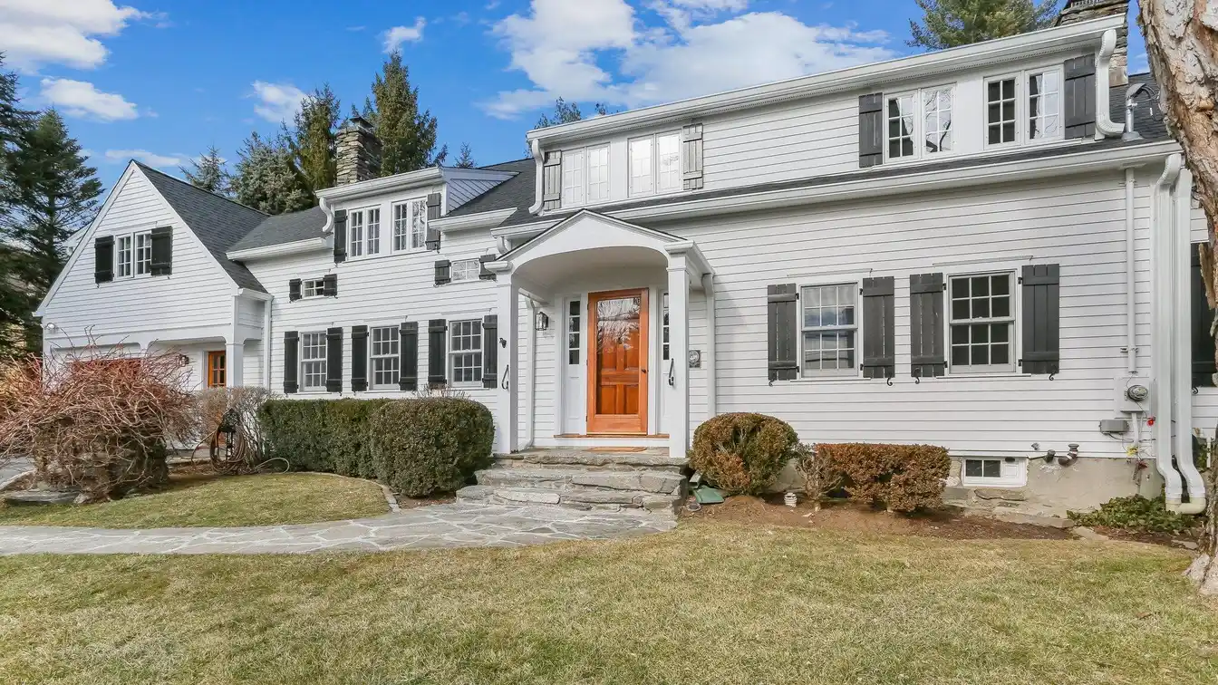 Exquisite 1794 Colonial with Designer Renovations
