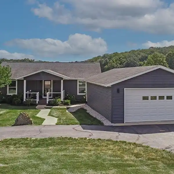 PRIVATE LAKEFRONT ESCAPE