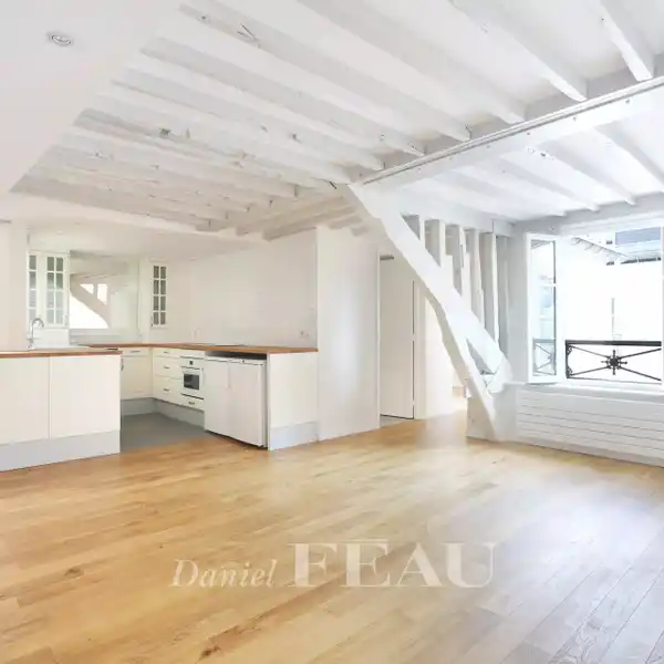 BRIGHT AND PEACEFUL APARTMENT