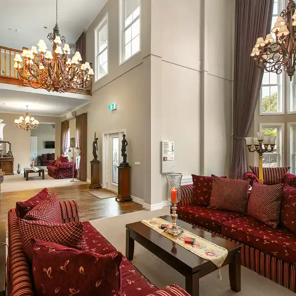 CLASSICAL GRANDEUR WITH CONTEMPORARY FLAIR