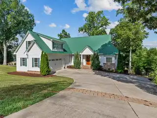 Fully Furnished Lakefront Luxury with Dock Access