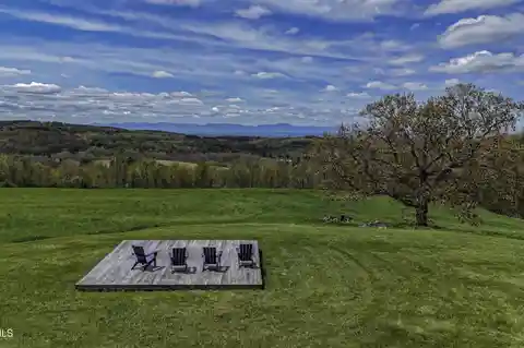 Expansive Acreage in a Convenient Location