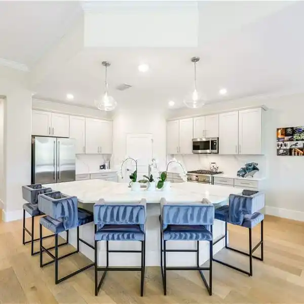 REMARKABLE COACH HOME IN VIANSA AT TALIS PARK
