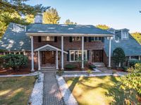 SPECTACULAR HOME IN DESIRABLE KING JAMES GRANT