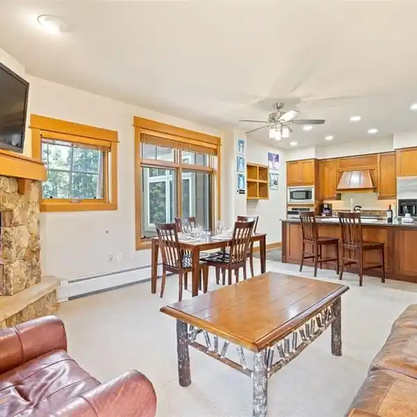 TRUE MOUNTAIN LUXURY IN LONE EAGLE