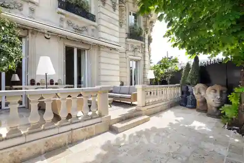 Renovated Apartment with Garden