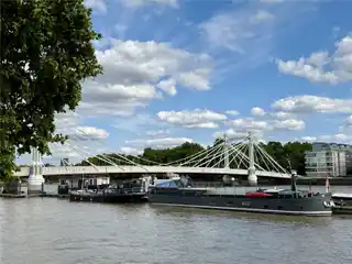 Incredible Riverboat at Cadogan Pier