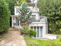 LOVELY ART DECO HOME WITH OUTBUILDING
