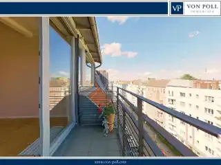 Exquisite Top-Floor Apartment