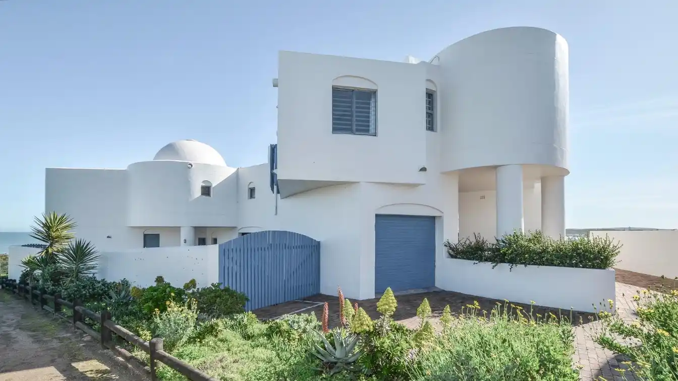 Perfectly Located Upmarket Home