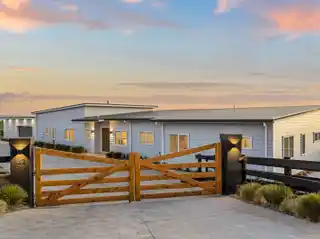 Luxurious Residence on Generous Rolling Farmland