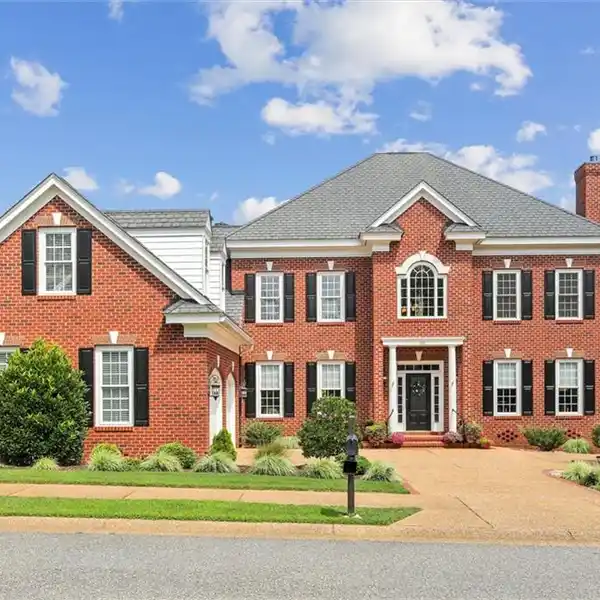 IMPECCABLE ALL-BRICK ESTATE