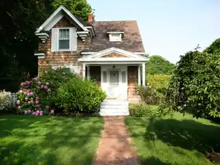 Stylish Cottage in the Heart of Southampton Village