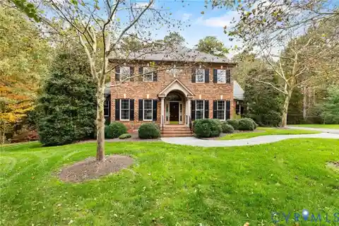 Tranquil Cul-De-Sac Living with Timeless Charm