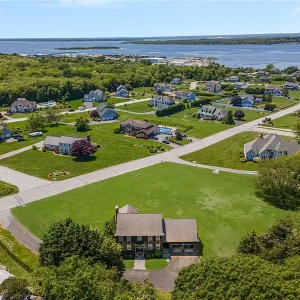 PRESTIGIOUS WEST SIDE LIVING WITH BAY VIEWS