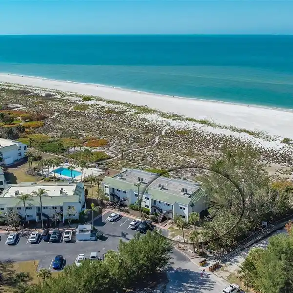 FLOOR COASTAL RETREAT SEASIDE CONDO