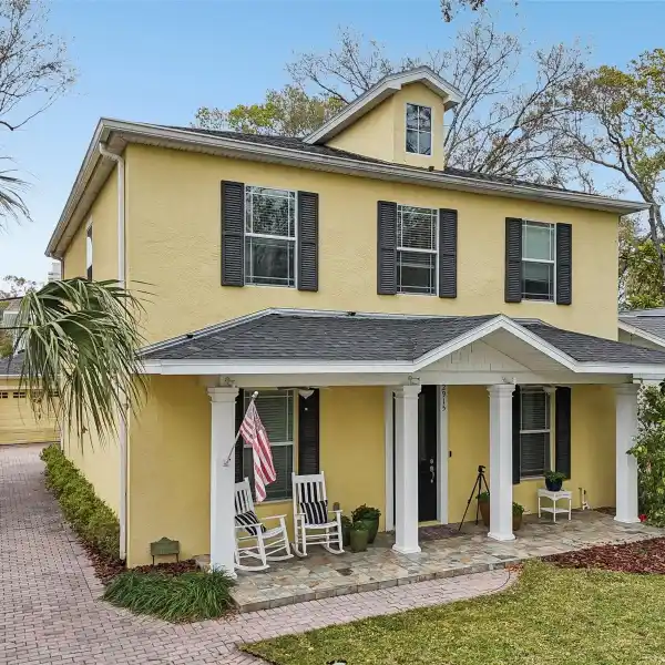 STUNNING HOME IN THE SOUGHT-AFTER BAYSHORE BEAUTIFUL NEIGHBORHOOD