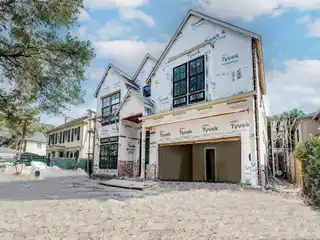 Spectacular New Build with Abundant Natural Light