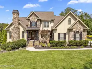 Beautifully Updated Home in Covered Bridge