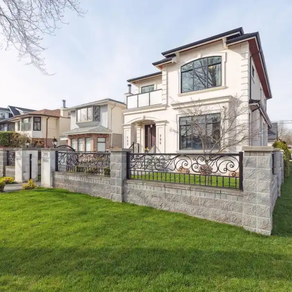 CUSTOM HOME ON AN OVERSIZED CORNER LOT