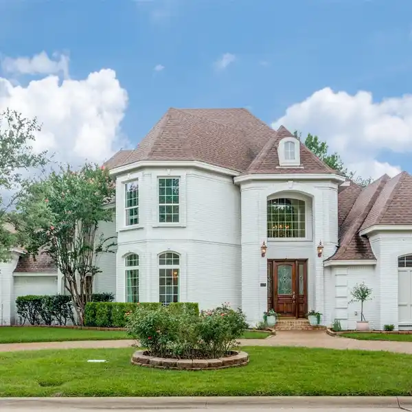 TIMELESS CHARM WITH MODERN LUXURY