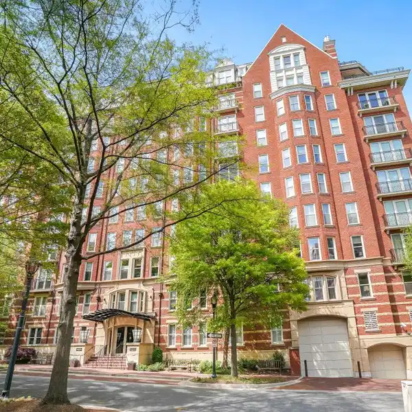 SUN-DRENCHED CONDO IN THE EDGEMOOR BUILDING
