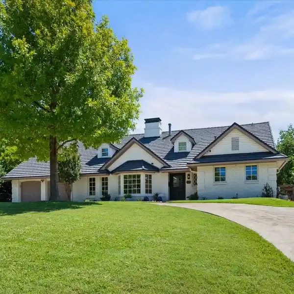 EXCEPTIONAL HOME IN THE HEART OF RIDGLEA HILLS
