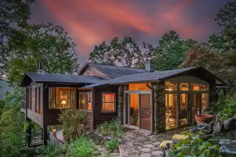 Contemporary Design Meets Mountain Luxury