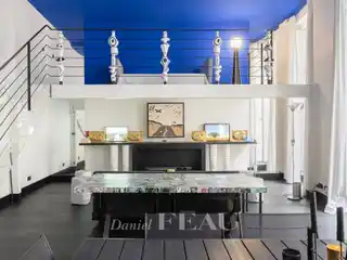 Elegant Split-level Apartment with Soaring Ceilings