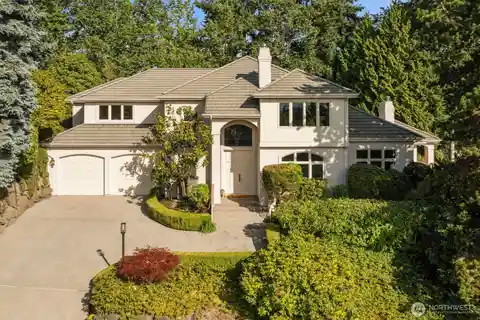 Lovely Light-Filled Home in Yarrow Ridge