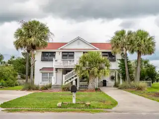 Remodeled Second Row Beach Home