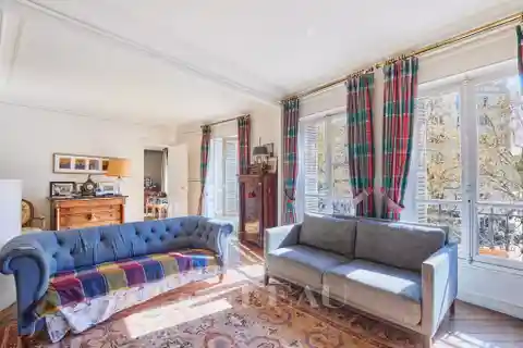 Spacious Early 20th Century Duplex with Cellars