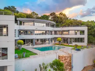 Exclusive Estate Living with Spectacular Views