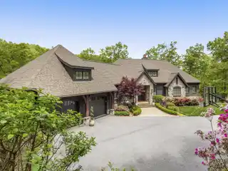 Exquisite Mountain Modern Residence