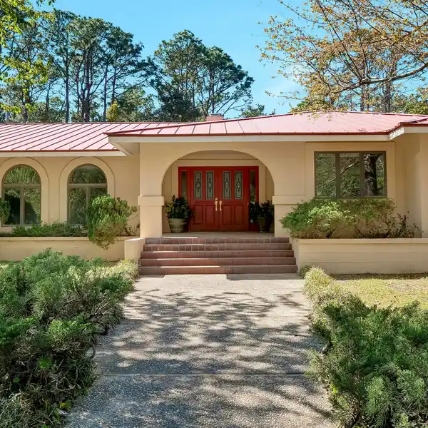 14.77-ACRE EQUESTRIAN ESTATE PROPERTY