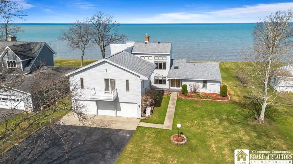 Contemporary Lake Erie Home in Shore Acres