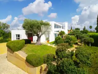 Three Bedroom Villa with a Pool