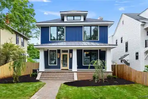 Beautifully Transformed 1920s Craftsman Home