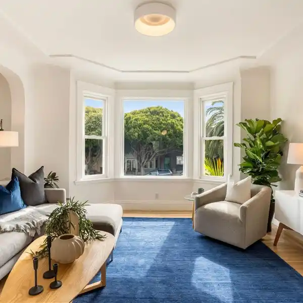 CHARMING RENOVATED OPEN-PLAN HOME