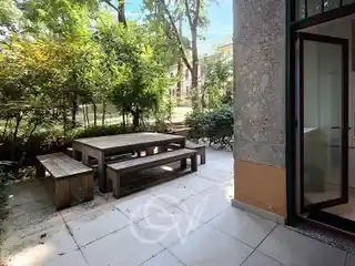 Privacy and Relaxation in the Center of Milan