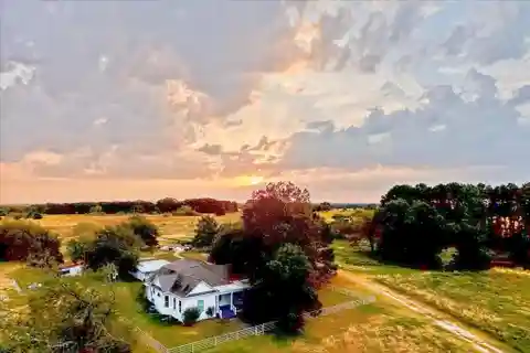 Charming Farmhouse Retreat