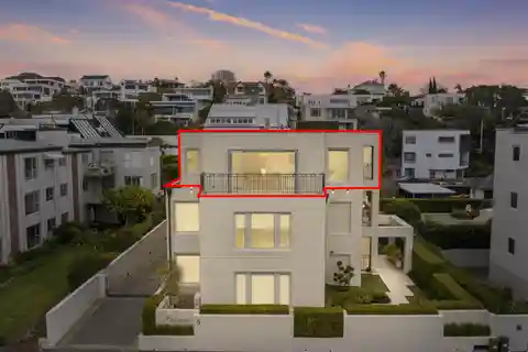 Prestigious Bellagio Penthouse with Panoramic Waterfront Views