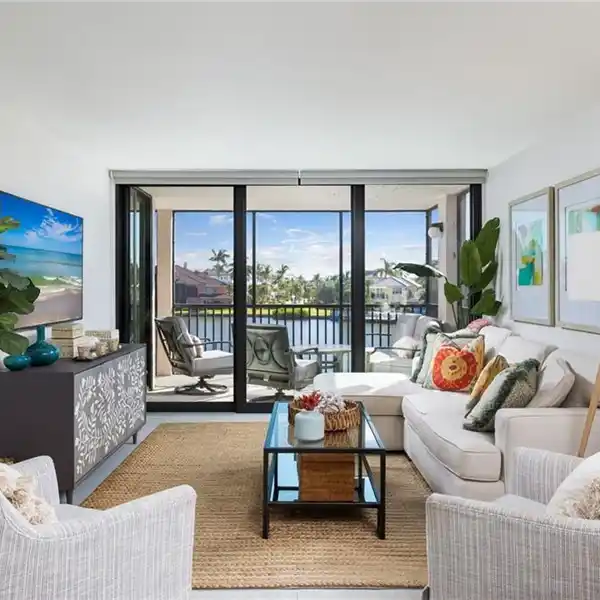 BAYFRONT COASTAL RETREAT