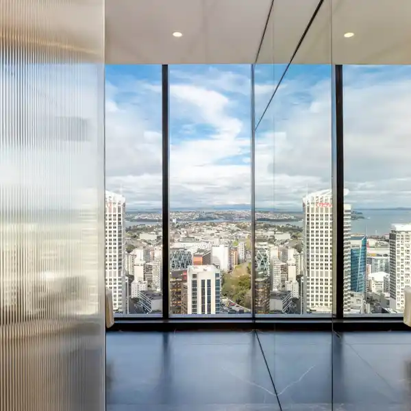 MANHATTAN-STYLE LUXURY WITH STUNNING HARBOUR VIEWS