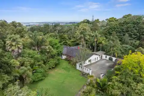 Prestigious Lifestyle Estate with Development Potential