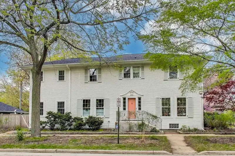 Gracious Updated Colonial